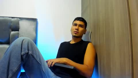 Snapshot of sam_knight_ chatting on 12.22.25 SAM online show from 12.22.25