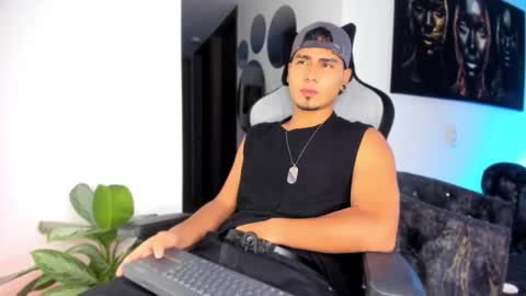 Snapshot of sam_knight_ chatting on 01.13.26 SAM online show from 01.13.26