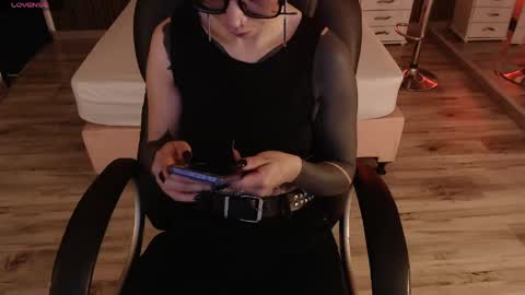 Snapshot of sam_mansson66 chatting on 04.18.26 SAM MANSON online show from 04.18.26