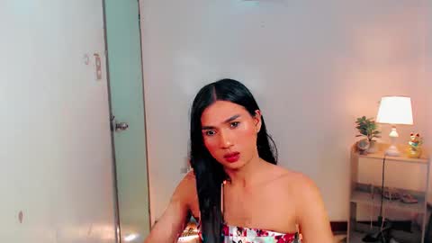 Snapshot of sam_mitinair chatting on 01.27.25 sam online show from 01.27.25