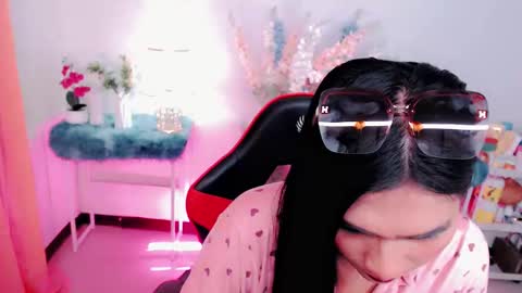 Snapshot of sam_mitinair chatting on 02.18.25 sam online show from 02.18.25