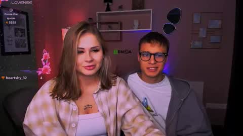 Snapshot of sam_nexor chatting on 10.27.25 Sam online show from 10.27.25