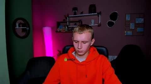 Snapshot of sam_nexor chatting on 11.25.25 Sam online show from 11.25.25