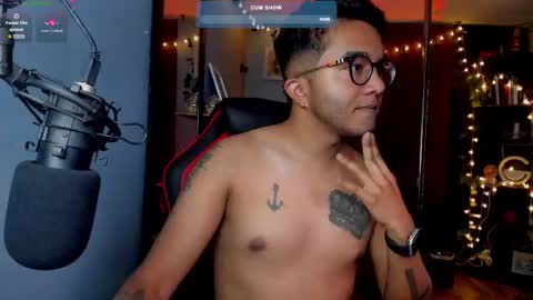 Snapshot of sam_thompson_z chatting on 12.10.24 SAMUEL THOMPSON online show from 12.10.24