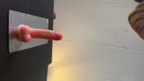 Snapshot of sam_thompson_z chatting on 03.01.25 SAMUEL THOMPSON online show from 03.01.25