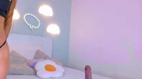   online show from 12.05.25