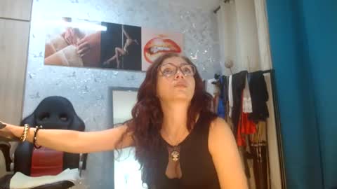 Snapshot of samanta_brownn_ chatting on 06.15.26 samanta online show from 06.15.26
