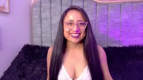 Snapshot of samanta_fischer chatting on 10.18.25 Sammy online show from 10.18.25