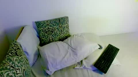 Snapshot of samanta_r_ chatting on 06.27.26 Samanta online show from 06.27.26