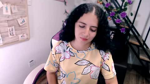 Snapshot of samantha2girl chatting on 04.18.26 samantha online show from 04.18.26