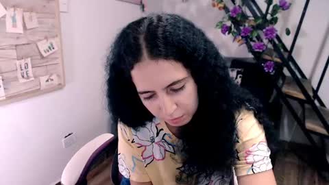 Snapshot of samantha2girl chatting on 04.18.26 samantha online show from 04.18.26