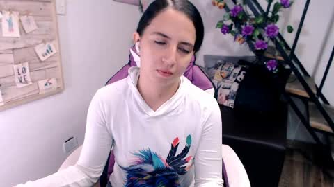 Snapshot of samantha2girl chatting on 04.23.26 samantha online show from 04.23.26