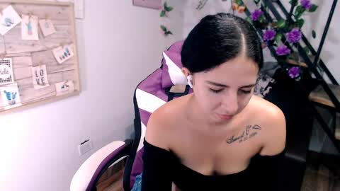 Snapshot of samantha2girl chatting on 04.27.26 samantha online show from 04.27.26