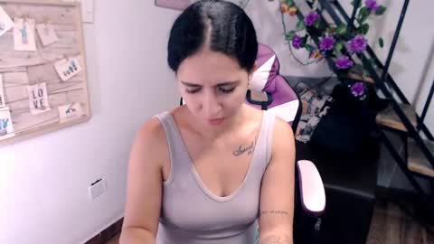 Snapshot of samantha2girl chatting on 04.29.26 samantha online show from 04.29.26