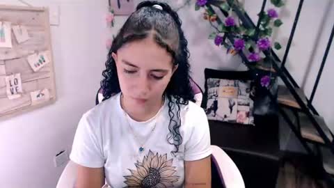 Snapshot of samantha2girl chatting on 06.14.26 samantha online show from 06.14.26