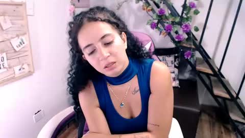 Snapshot of samantha2girl chatting on 06.15.26 samantha online show from 06.15.26