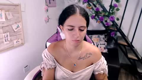 Snapshot of samantha2girl chatting on 06.16.26 samantha online show from 06.16.26