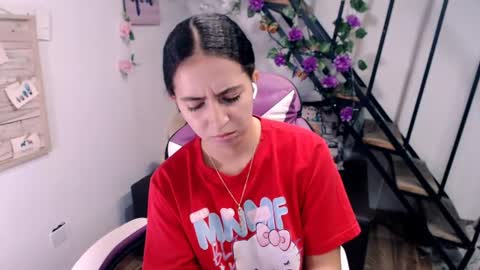 Snapshot of samantha2girl chatting on 06.17.26 samantha online show from 06.17.26