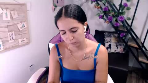 Snapshot of samantha2girl chatting on 06.18.26 samantha online show from 06.18.26
