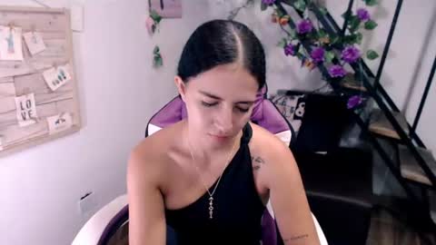 Snapshot of samantha2girl chatting on 06.20.26 samantha online show from 06.20.26