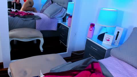 Snapshot of samantha__vega chatting on 01.18.25 Samantha Vega online show from 01.18.25