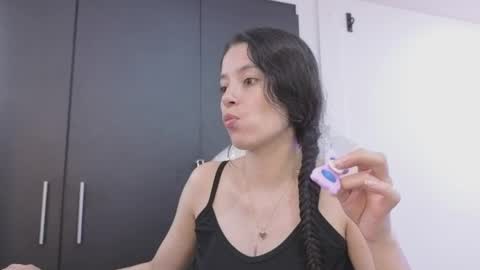 Snapshot of samantha_blow chatting on 05.20.26 samantha_blow online show from 05.20.26