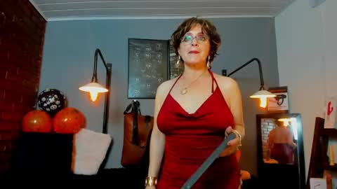 Snapshot of samantha_mature56 chatting on 05.06.26 Sam online show from 05.06.26