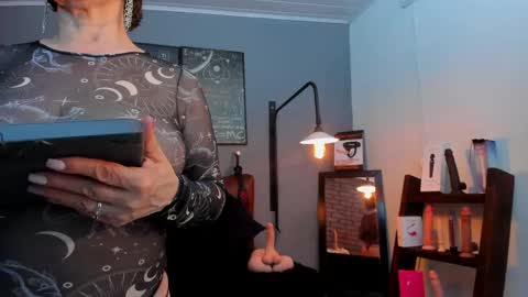 Snapshot of samantha_mature56 chatting on 05.23.26 Sam online show from 05.23.26