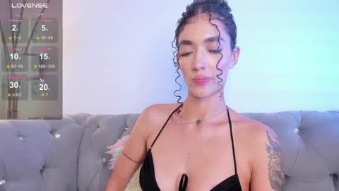 Snapshot of samantha_rogerss chatting on 01.08.25 Sammy online show from 01.08.25