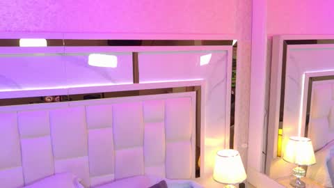 Snapshot of samanthaa_sm chatting on 10.29.25 samanthaa_sm online show from 10.29.25