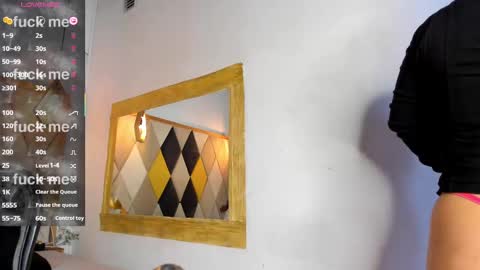 Snapshot of samanthaferrer chatting on 03.10.25 Samantha Ferrer online show from 03.10.25