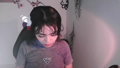 Snapshot of samara01_ chatting on 04.08.26 Samara Please remeber follow me and rate me - thumbs up online show from 04.08.26