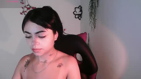 Snapshot of samara01_ chatting on 04.10.26 Samara Please remeber follow me and rate me - thumbs up online show from 04.10.26