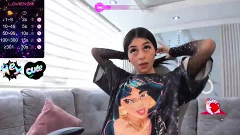 Snapshot of samara_as chatting on 02.19.25 samara_as online show from 02.19.25