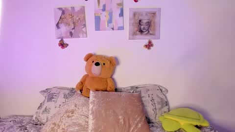 Snapshot of samara_jonnes_ chatting on 01.24.25 Samara is my name a pleasure delighted that you are here leave your thumb up it is important to me online show from 01.24.25