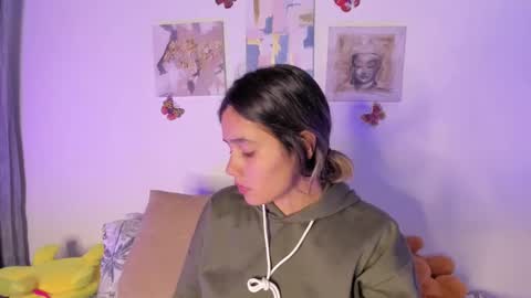 Snapshot of samara_jonnes_ chatting on 01.25.25 Samara is my name a pleasure delighted that you are here leave your thumb up it is important to me online show from 01.25.25