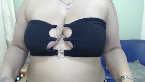 Snapshot of samara_novoa chatting on 10.04.25 Any online show from 10.04.25