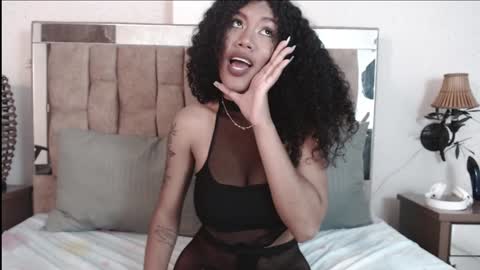 Snapshot of samaragrey18 chatting on 01.15.25 samaragrey18 online show from 01.15.25