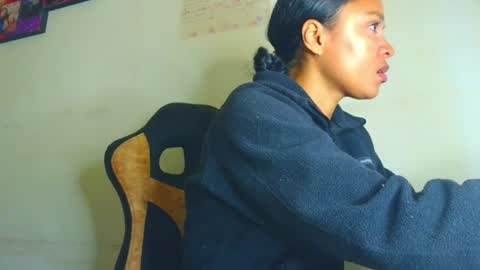 Snapshot of samary_thomas chatting on 06.17.26 samary thomas online show from 06.17.26