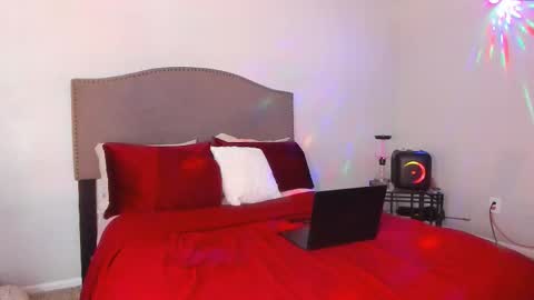 Yaya online show from 11.25.25