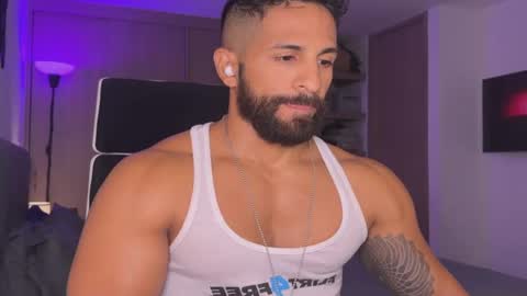 Snapshot of samdornan chatting on 01.09.25 Sam Dornan online show from 01.09.25