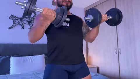 Snapshot of samdornan chatting on 09.10.25 Sam Dornan online show from 09.10.25