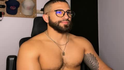 Snapshot of samdornan chatting on 02.07.26 Sam Dornan online show from 02.07.26