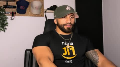 Snapshot of samdornan chatting on 02.10.26 Sam Dornan online show from 02.10.26