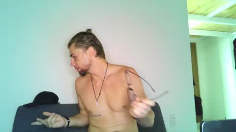 Snapshot of samgorgeous chatting on 04.19.26 Fansly - Top4fans online show from 04.19.26