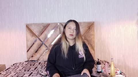 Snapshot of sami_1_8 chatting on 05.01.26 Samy online show from 05.01.26