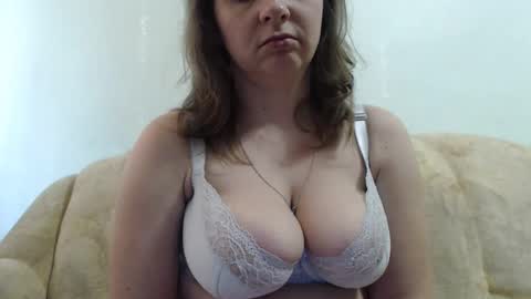 Snapshot of samiliya chatting on 02.23.25 samiliya online show from 02.23.25