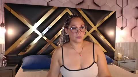 Snapshot of samira_lennox chatting on 06.19.26 SAMIRA online show from 06.19.26