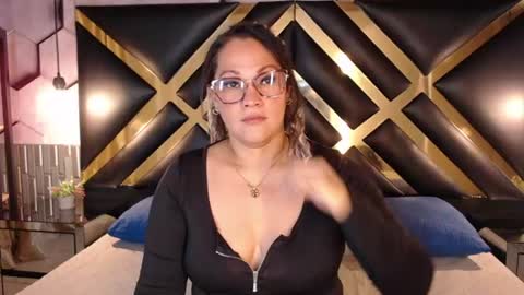 Snapshot of samira_lennox chatting on 07.11.26 SAMIRA online show from 07.11.26