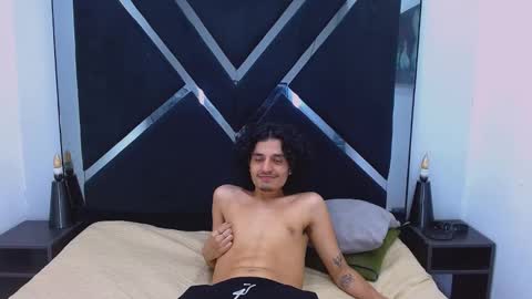 Snapshot of samisaturno chatting on 02.25.26 samisaturno online show from 02.25.26